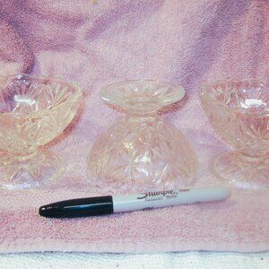 VTG SET OF 3 PRESSED GLASS BERRY BOWLS, PRETTY DESIGN, FOOTED